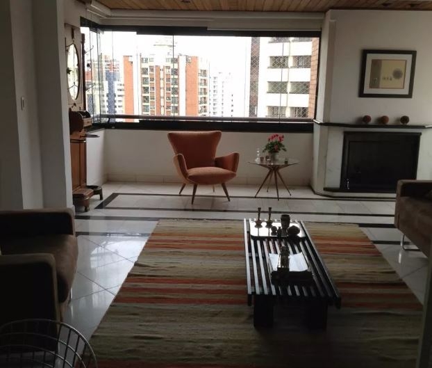 Apartamento à venda com 3 quartos, 180m² - Foto 2