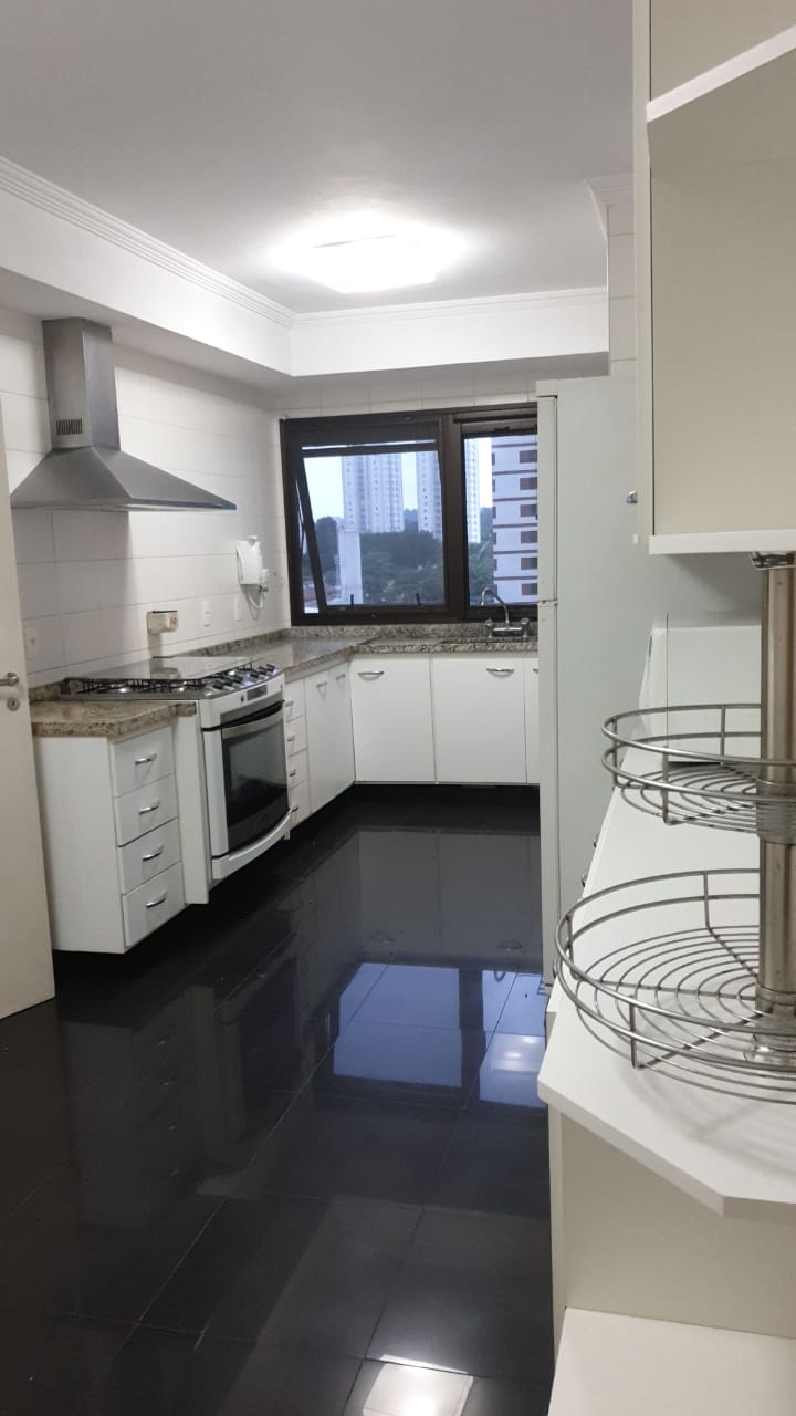 Apartamento à venda com 4 quartos, 209m² - Foto 15