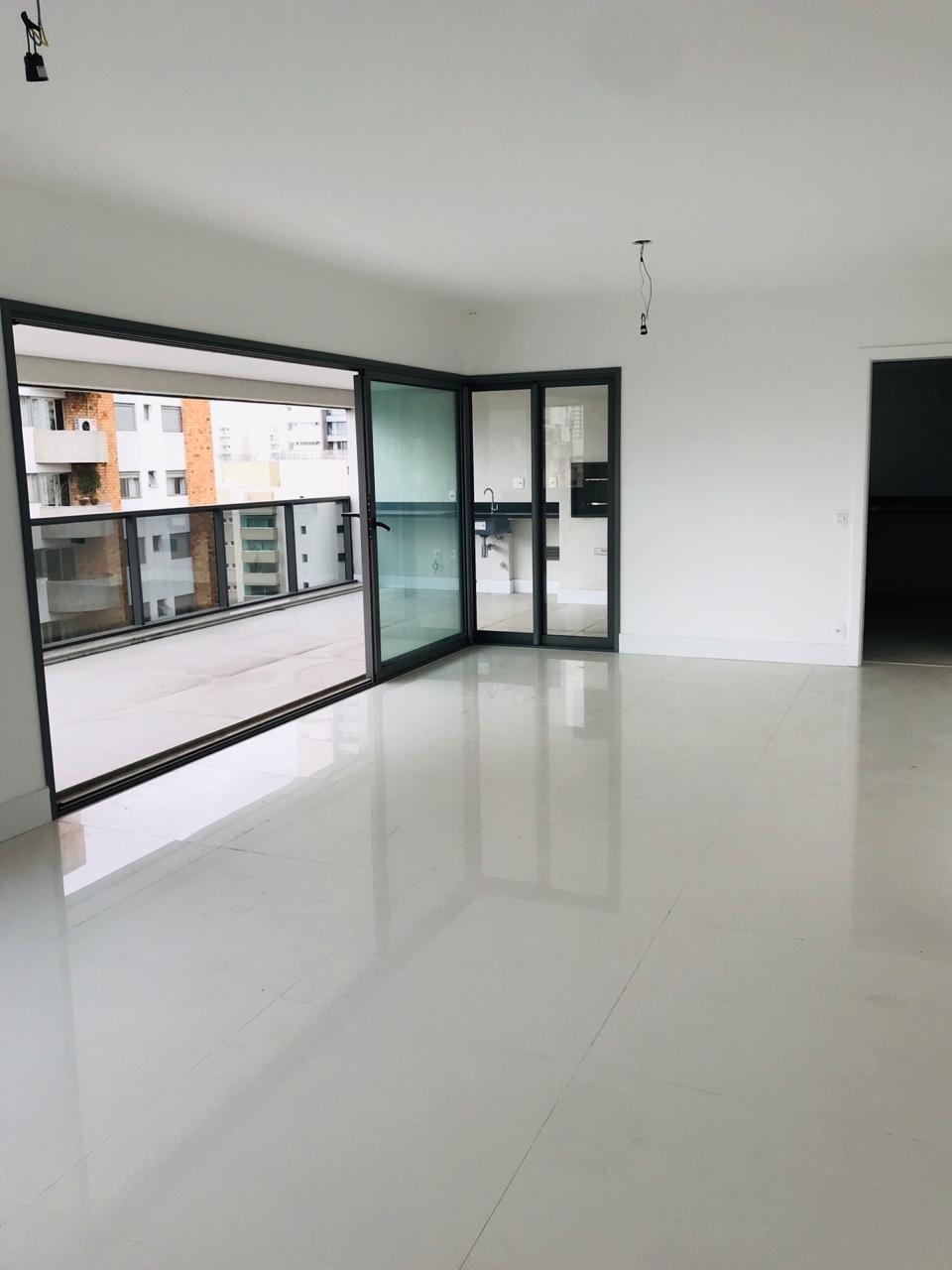 Apartamento à venda e aluguel com 4 quartos, 193m² - Foto 1