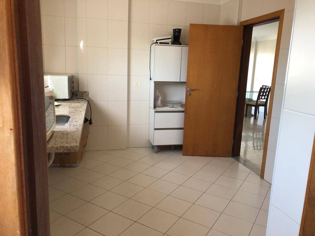 Apartamento à venda com 3 quartos, 126m² - Foto 4