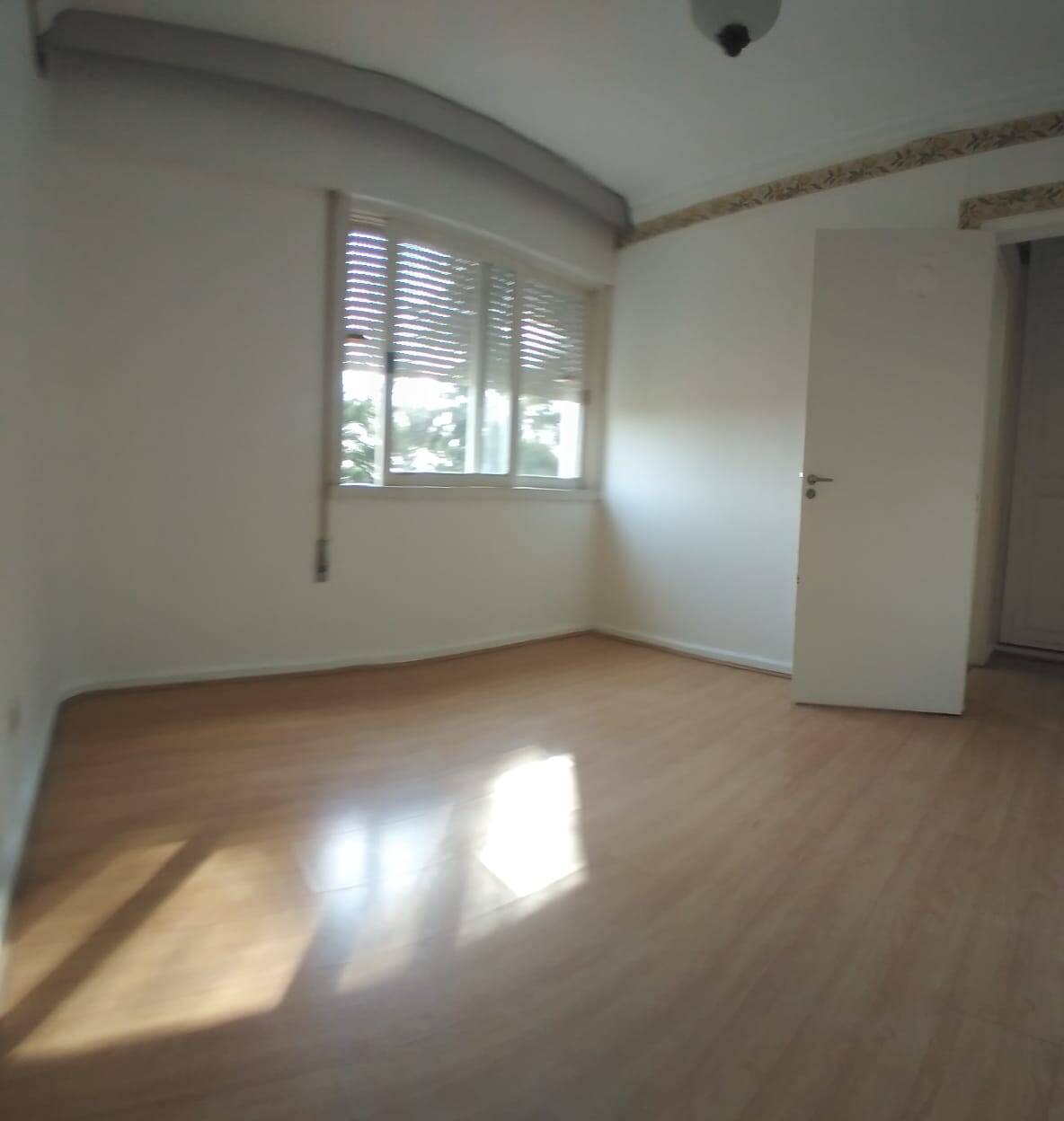 Apartamento à venda com 4 quartos, 143m² - Foto 3