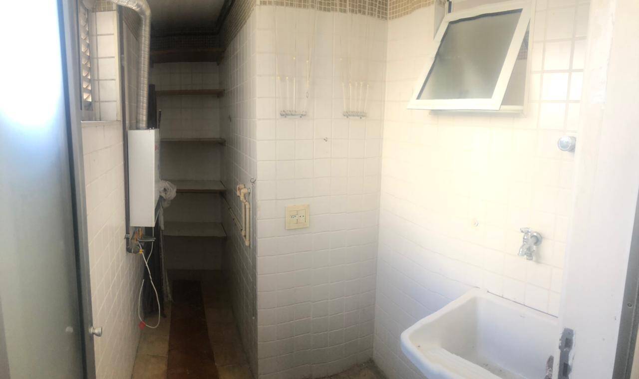 Apartamento para alugar com 2 quartos, 65m² - Foto 8