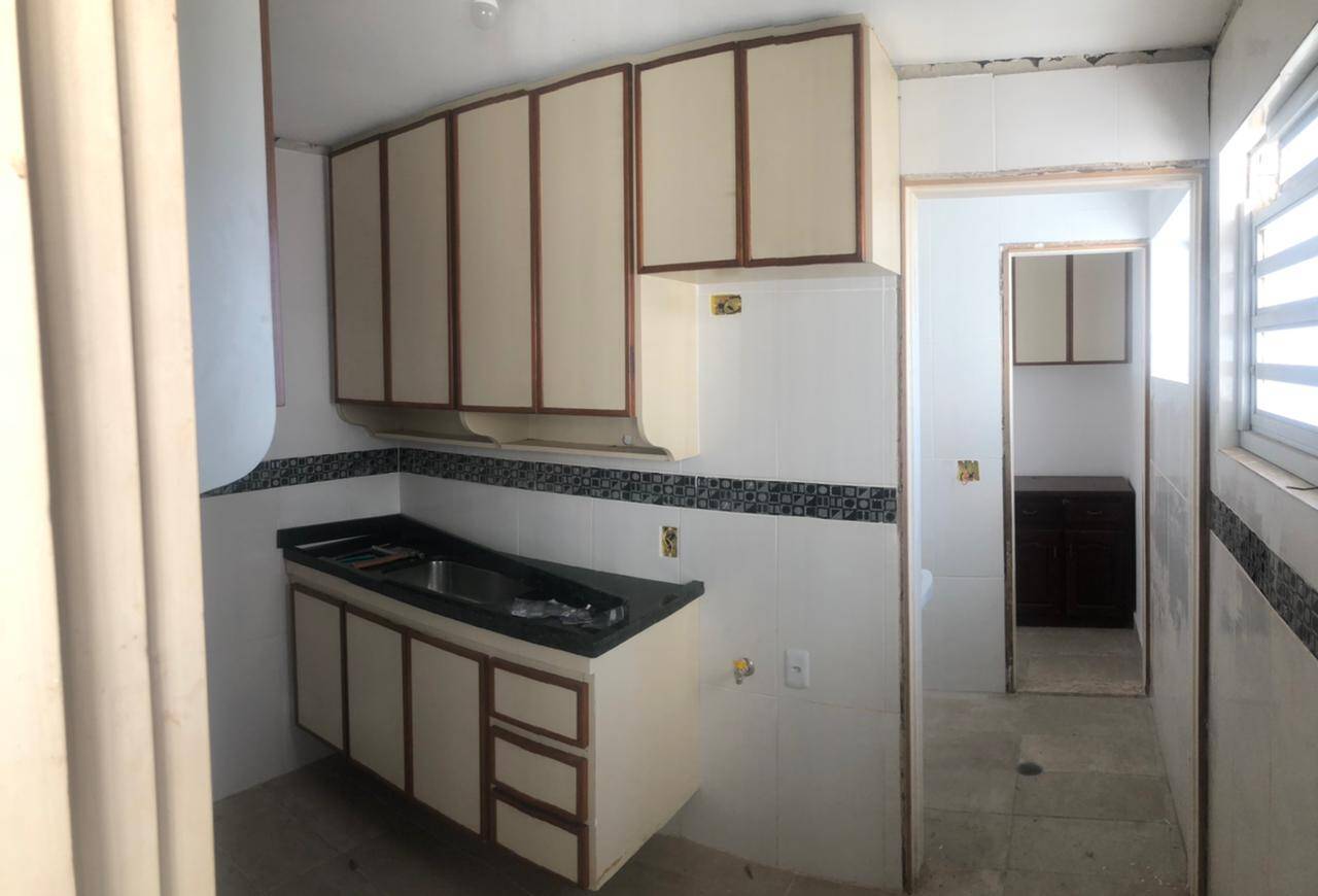 Apartamento para alugar com 2 quartos, 65m² - Foto 11