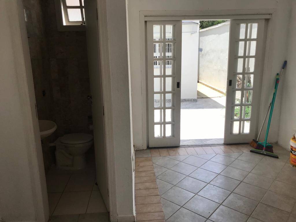 Casa à venda com 3 quartos, 230m² - Foto 8