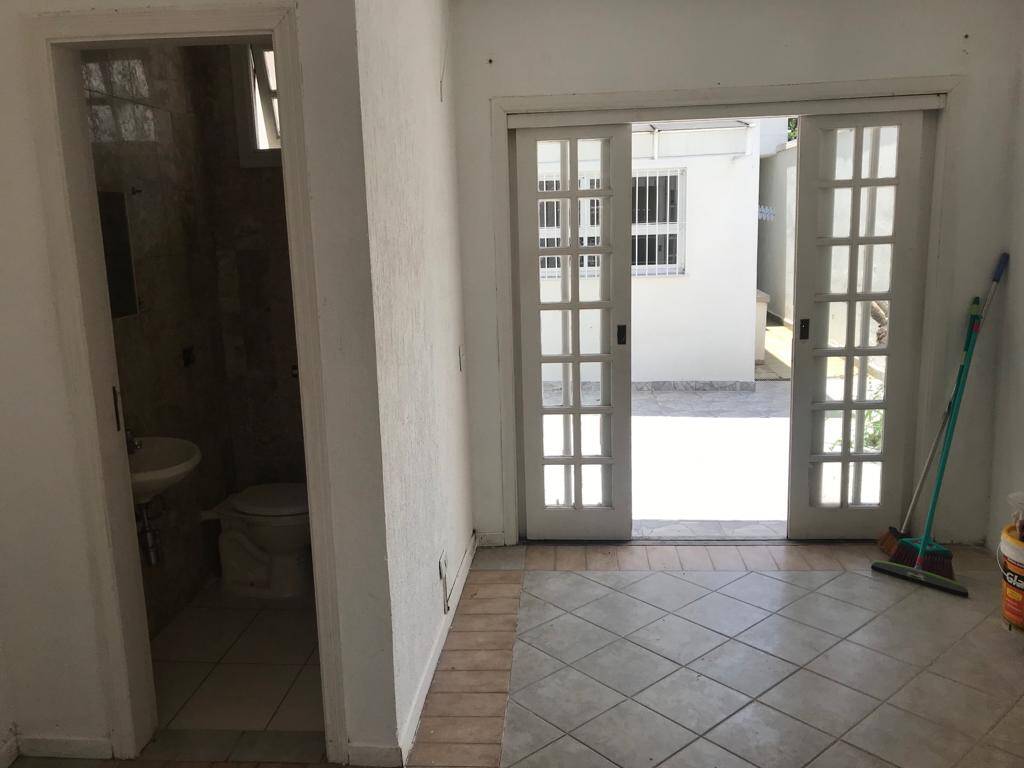 Casa à venda com 3 quartos, 230m² - Foto 10