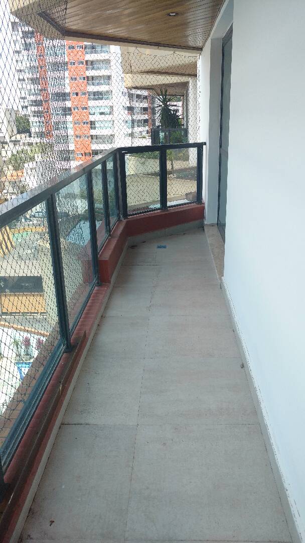 Apartamento para alugar com 2 quartos, 160m² - Foto 12