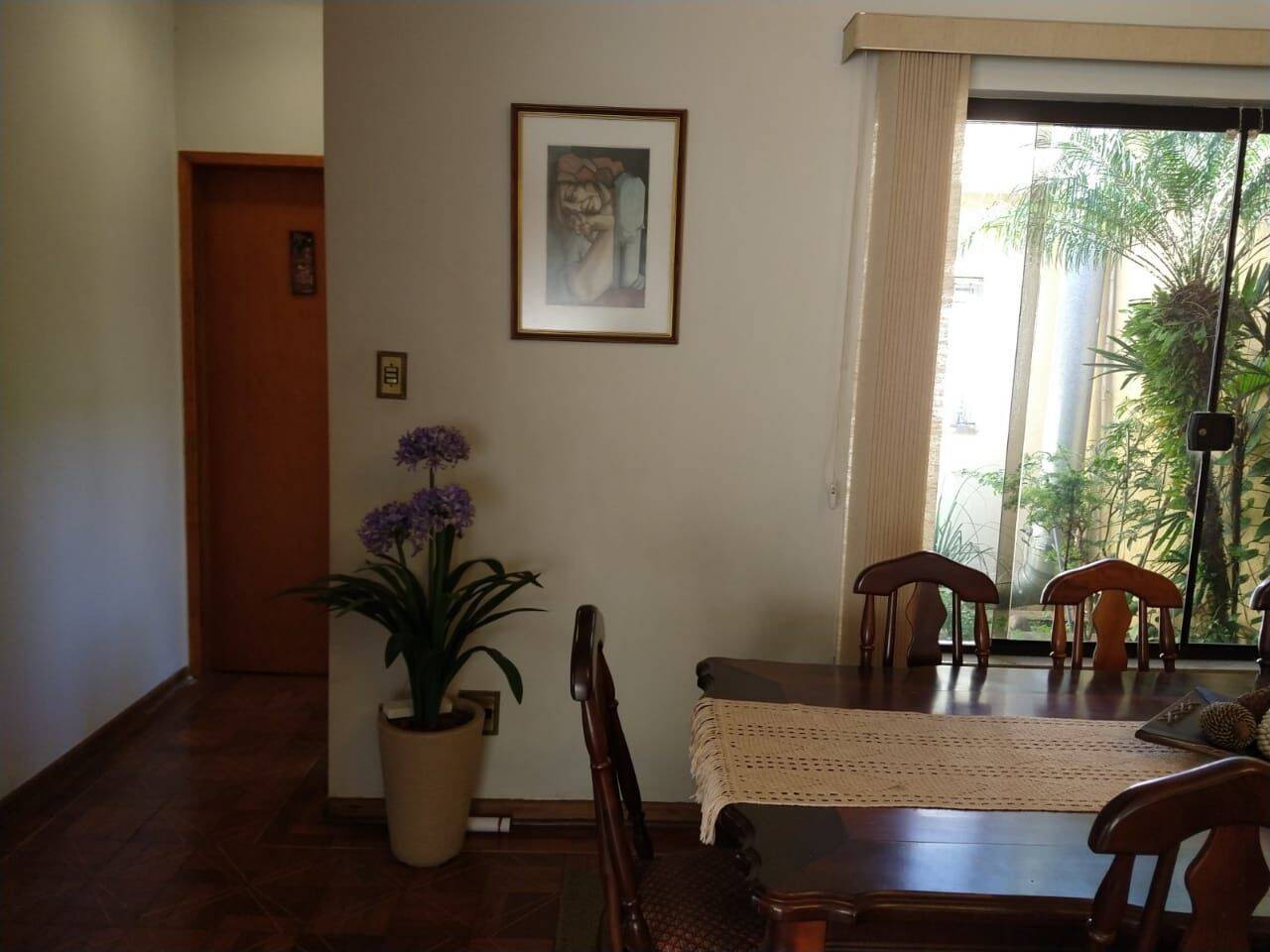 Casa à venda com 3 quartos, 335m² - Foto 2