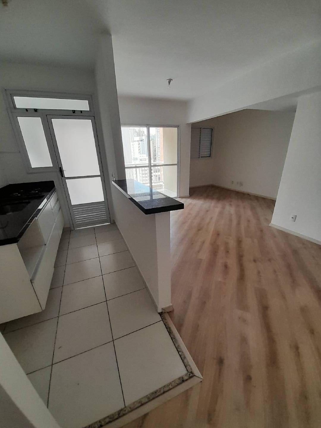 Apartamento para alugar com 2 quartos, 70m² - Foto 32