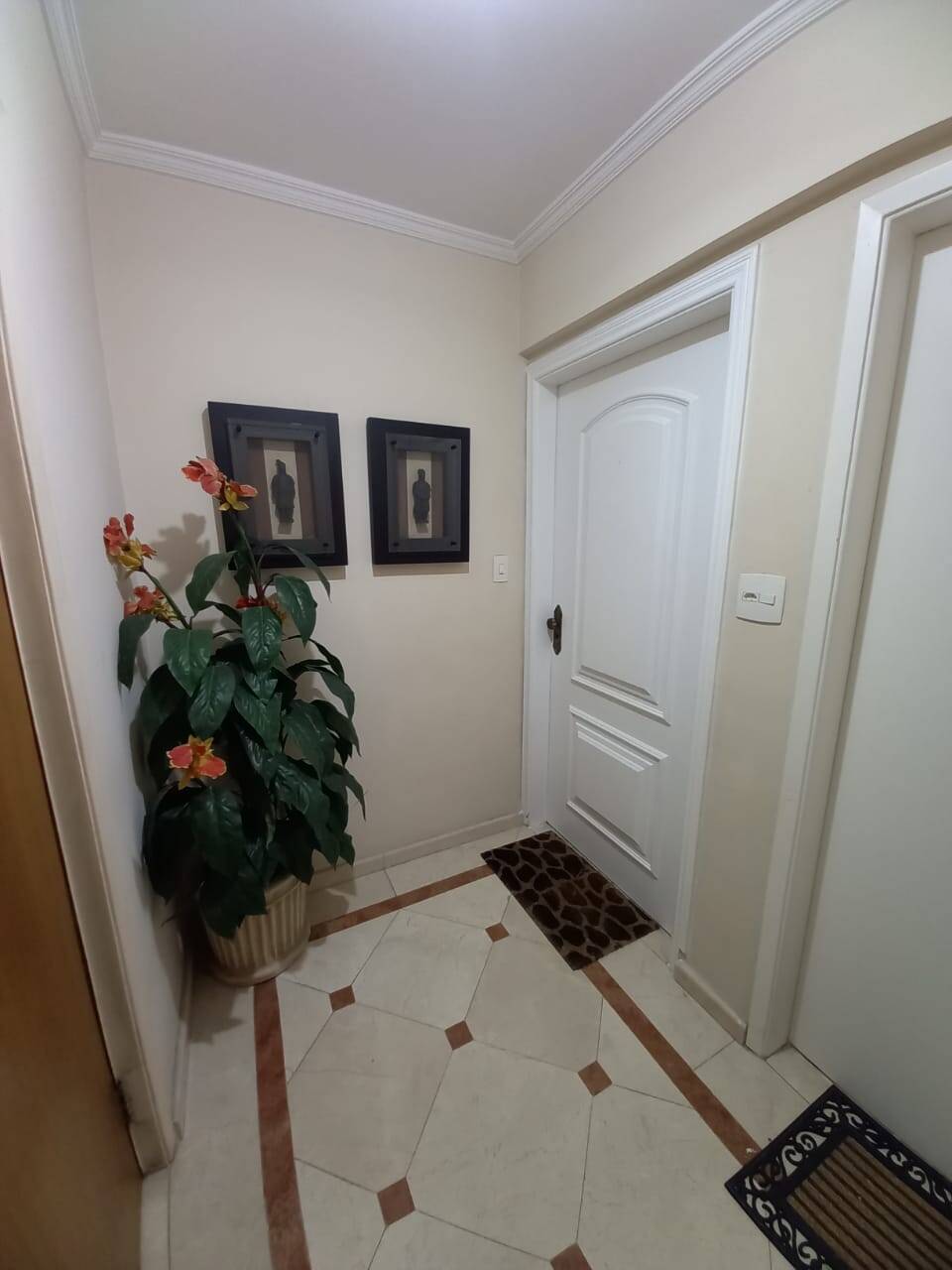 Apartamento para alugar com 4 quartos, 175m² - Foto 2