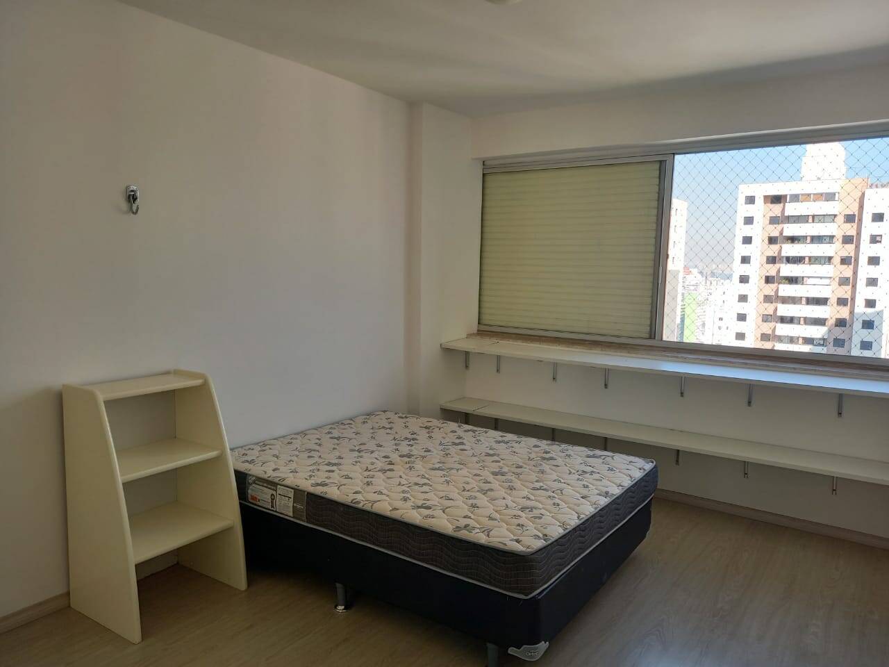 Apartamento para alugar com 4 quartos, 175m² - Foto 15