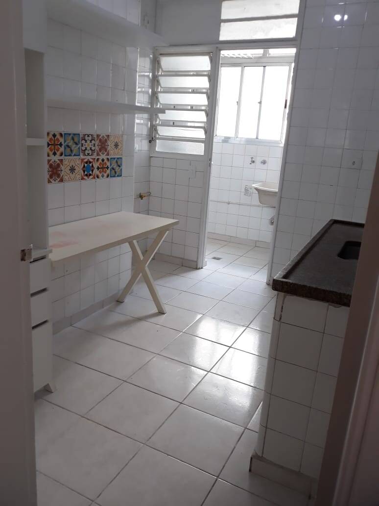 Apartamento para alugar com 2 quartos, 65m² - Foto 17