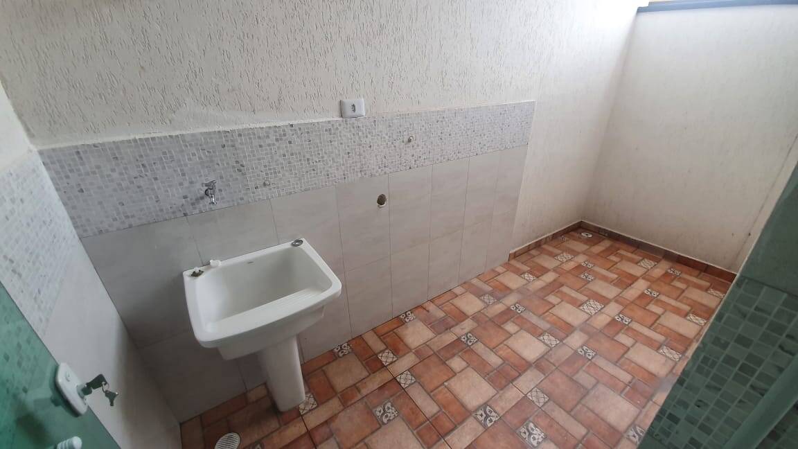 Casa à venda com 2 quartos, 60m² - Foto 10