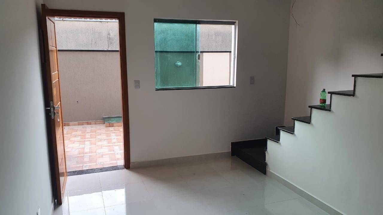 Casa à venda com 2 quartos, 60m² - Foto 13