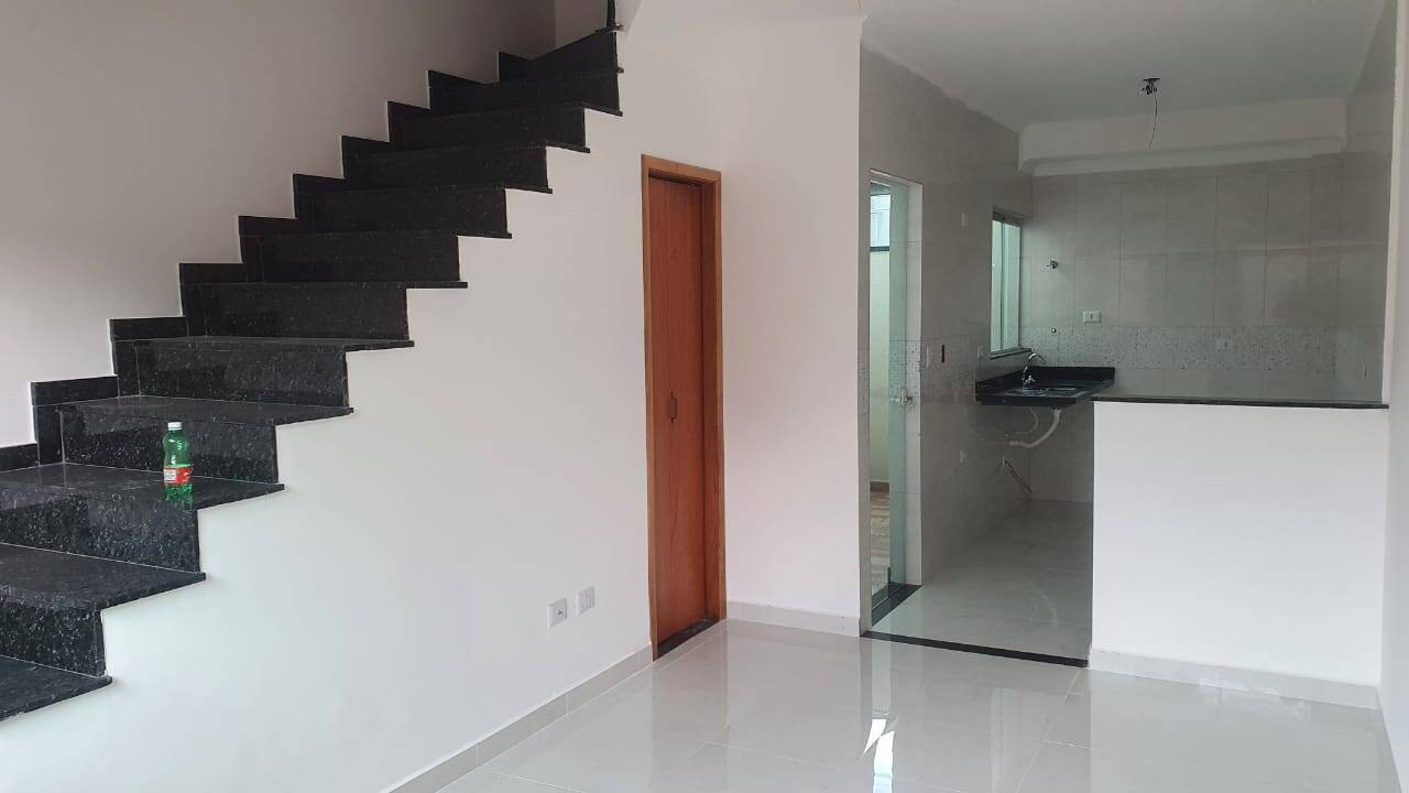 Casa à venda com 2 quartos, 60m² - Foto 17