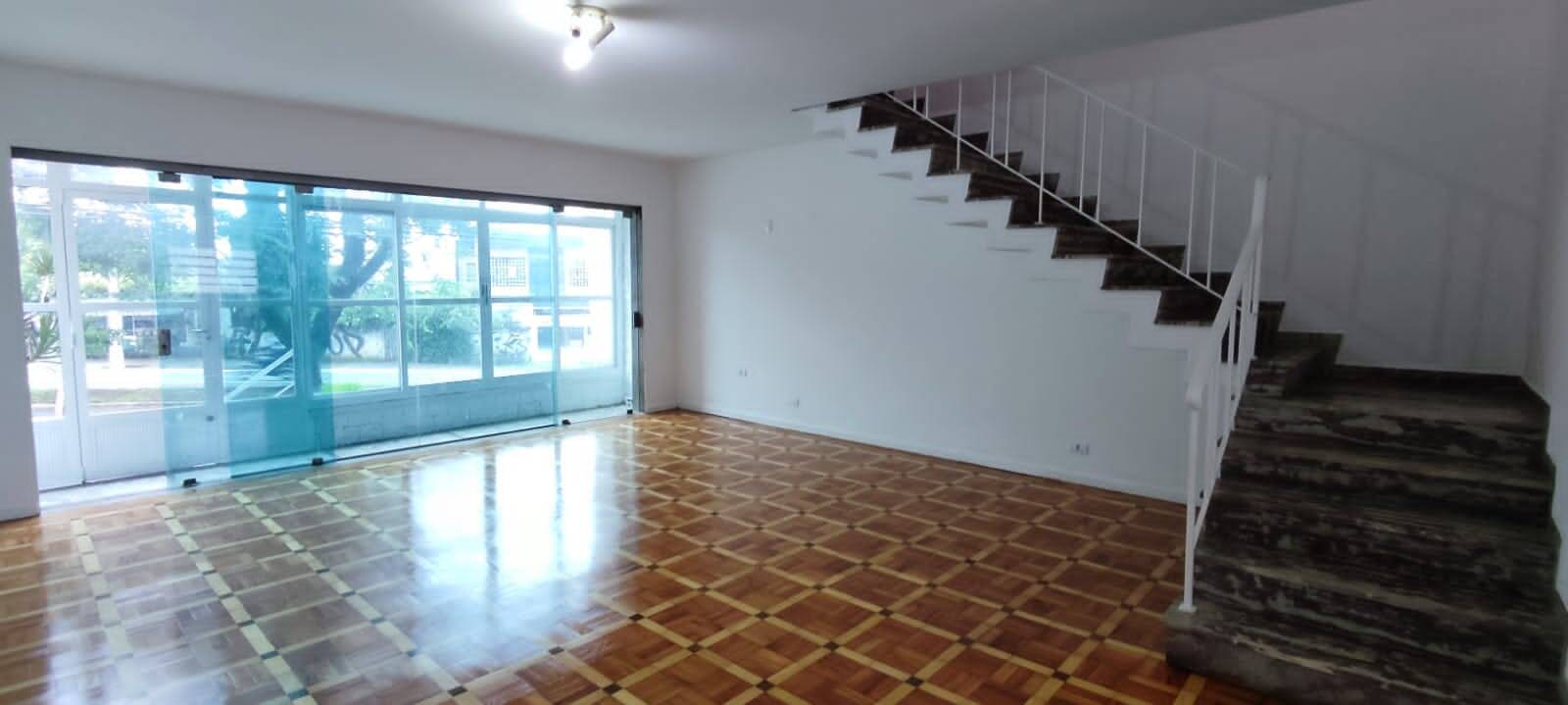 Casa à venda e aluguel com 3 quartos, 200m² - Foto 3