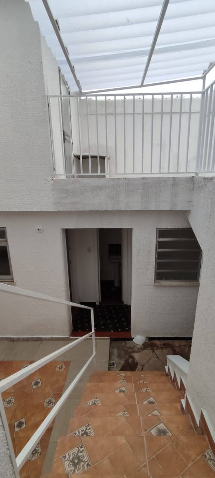 Casa à venda e aluguel com 3 quartos, 200m² - Foto 5