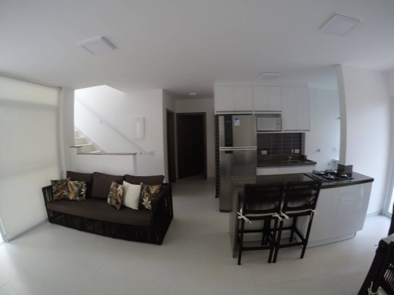 Casa para alugar com 3 quartos, 94m² - Foto 2