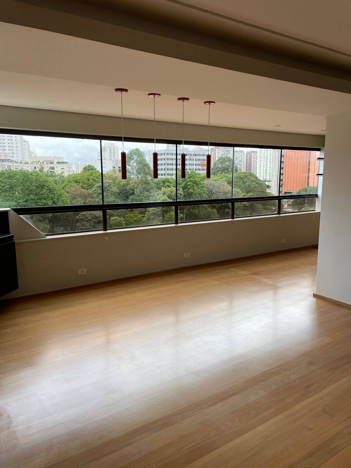 Apartamento à venda com 3 quartos, 200m² - Foto 2