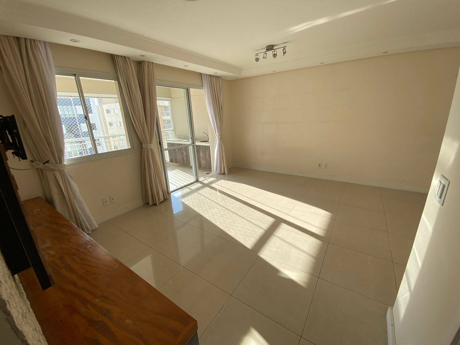 Apartamento à venda com 2 quartos, 80m² - Foto 4