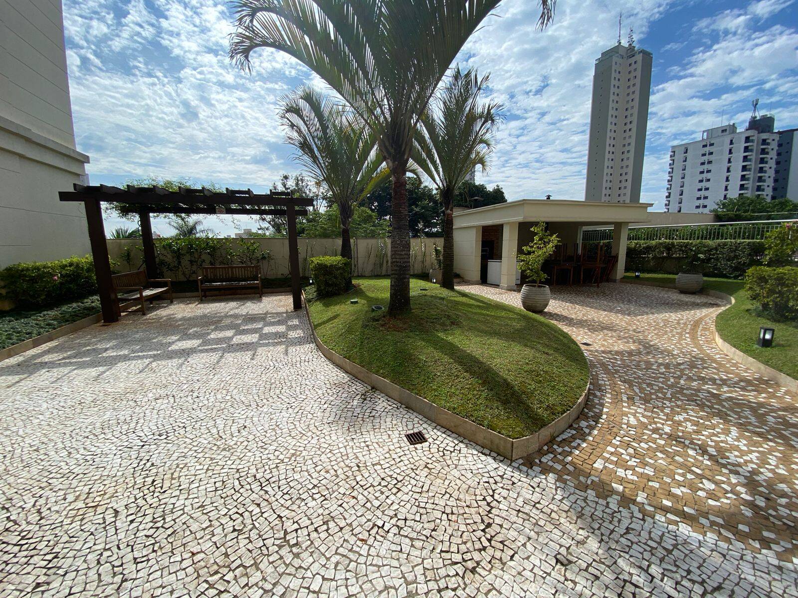 Apartamento à venda com 2 quartos, 80m² - Foto 17