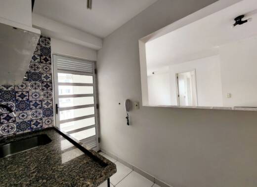 Apartamento à venda com 2 quartos, 63m² - Foto 2