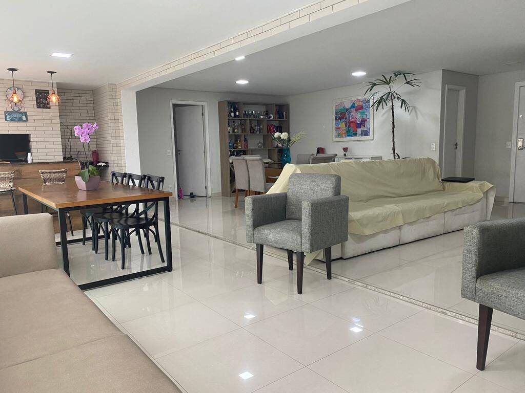 Apartamento à venda com 3 quartos, 138m² - Foto 8