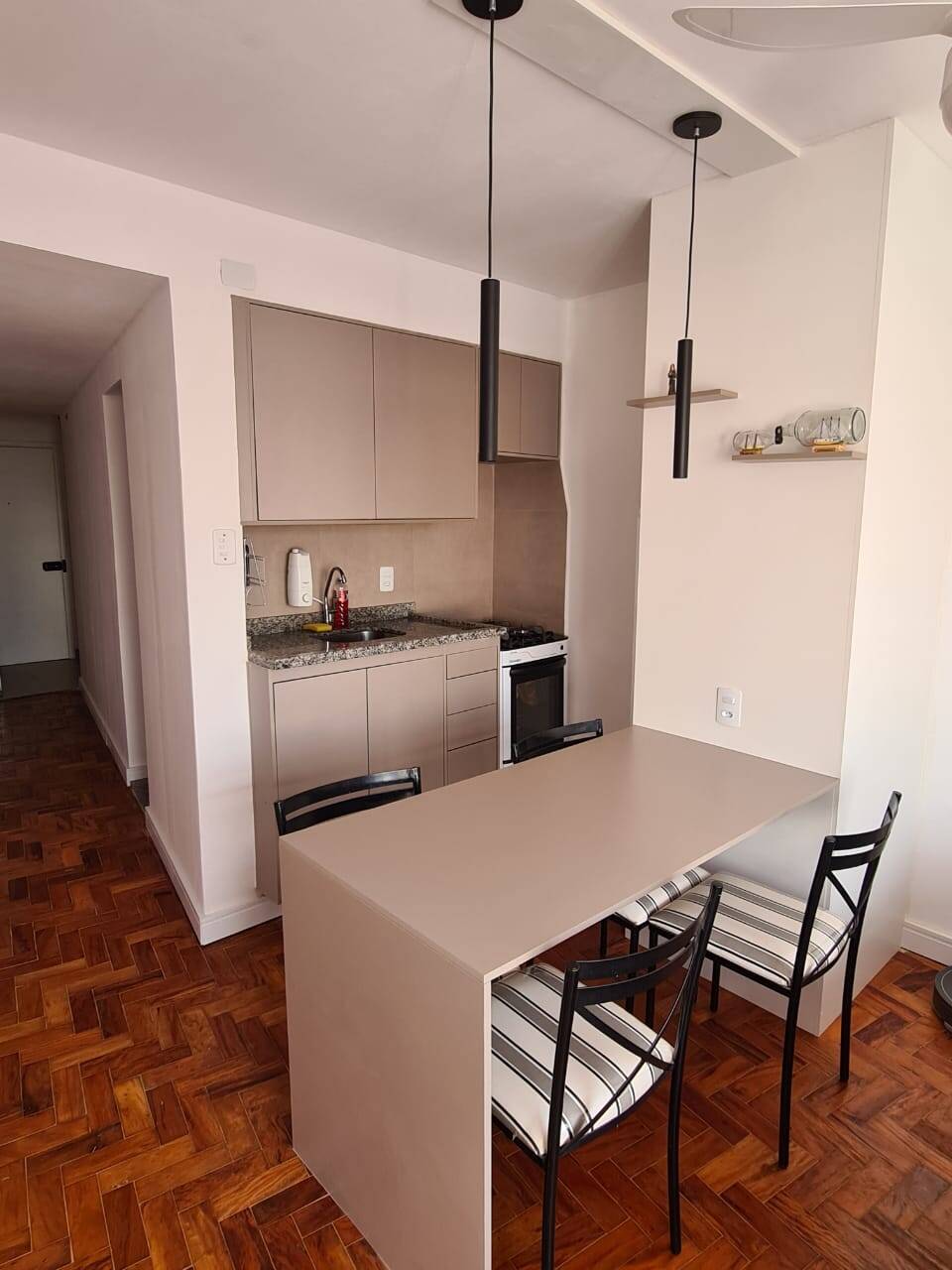 Apartamento à venda com 1 quarto, 27m² - Foto 1