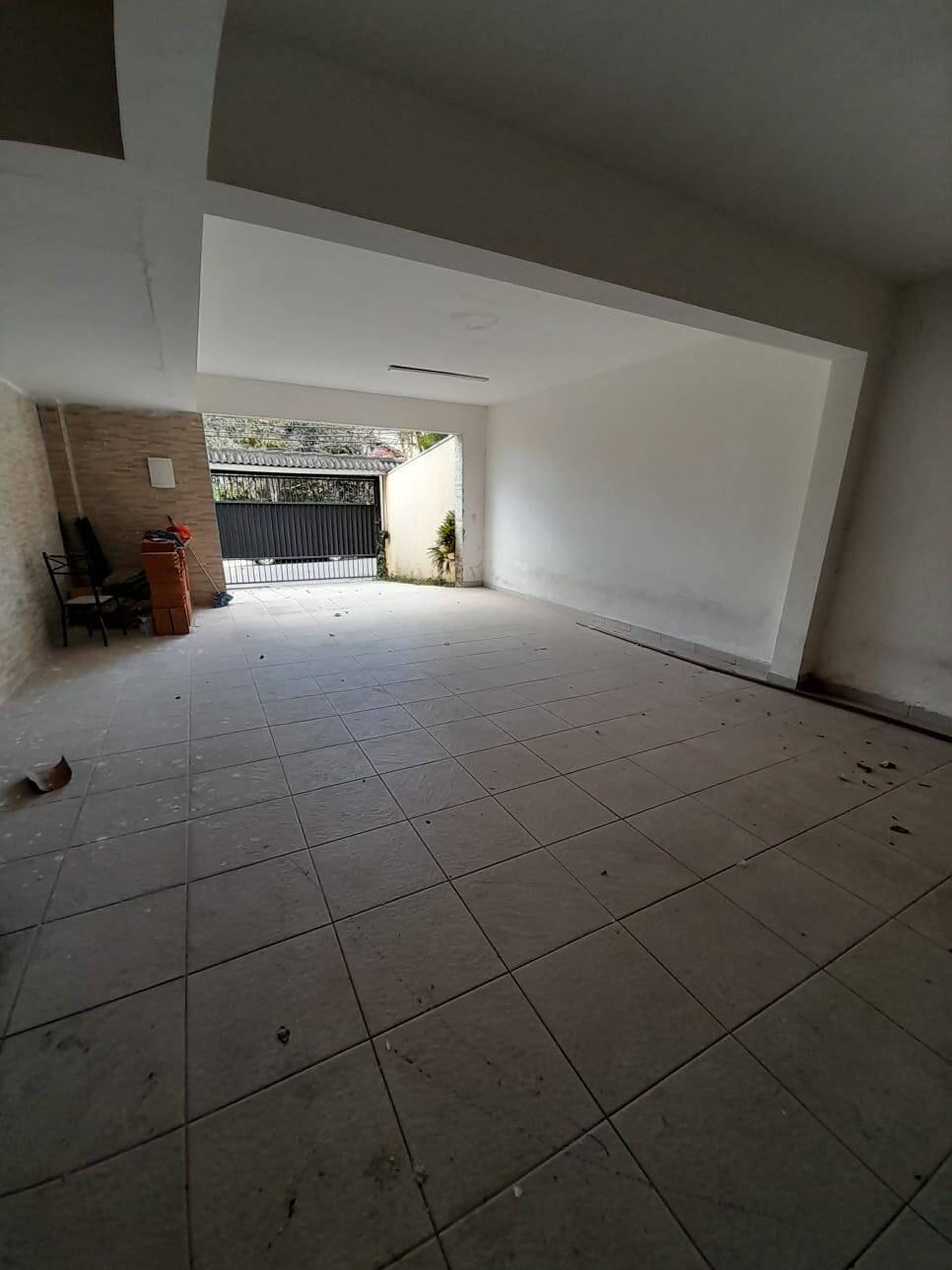 Casa para alugar com 4 quartos, 250m² - Foto 2