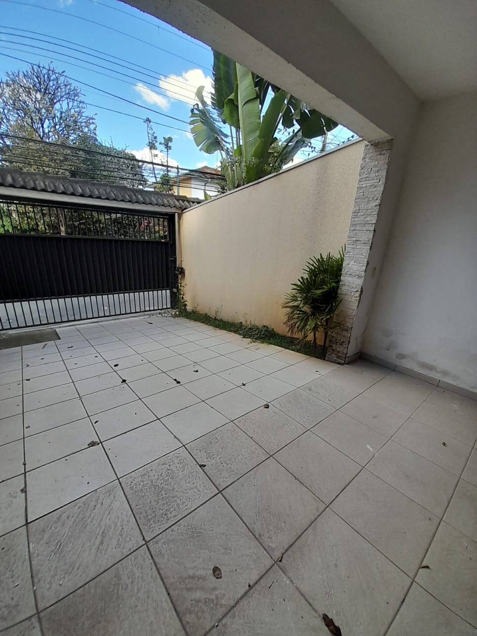 Casa para alugar com 4 quartos, 250m² - Foto 4