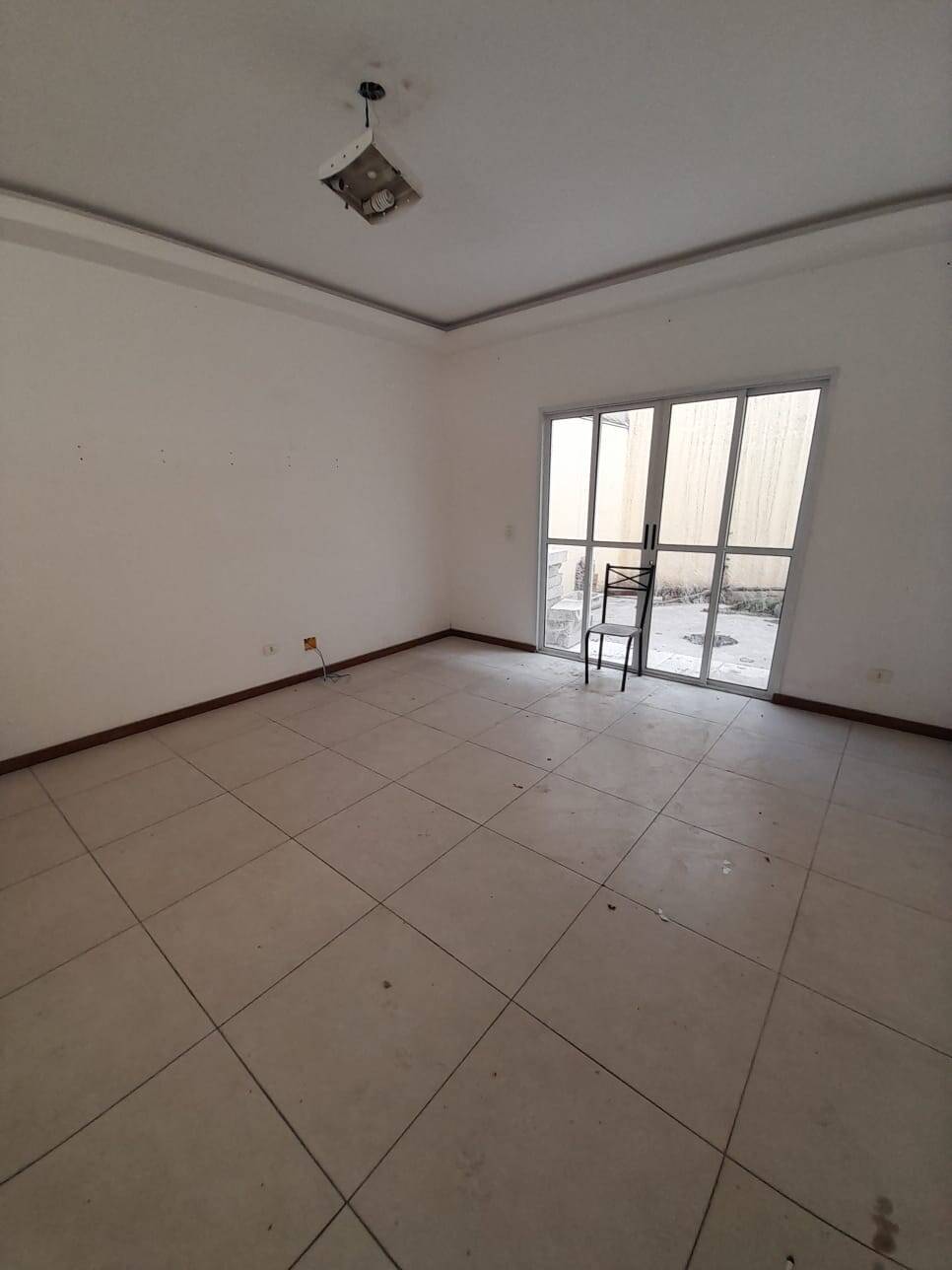 Casa para alugar com 4 quartos, 250m² - Foto 9