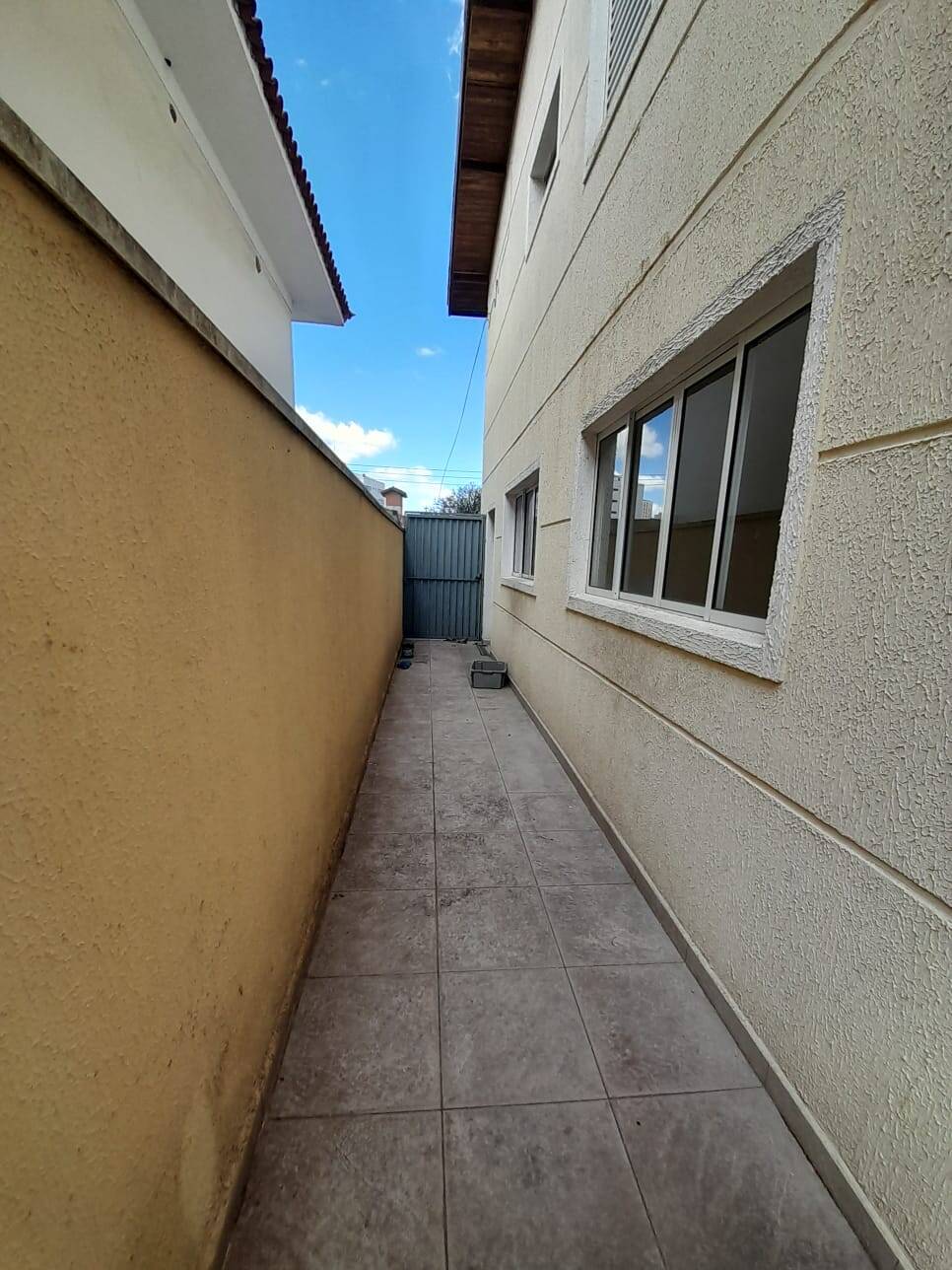 Casa para alugar com 4 quartos, 250m² - Foto 18