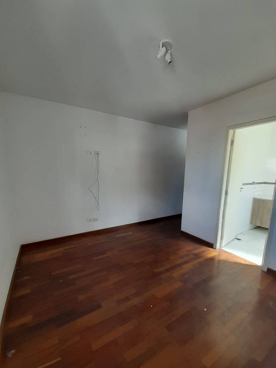 Casa para alugar com 4 quartos, 250m² - Foto 25