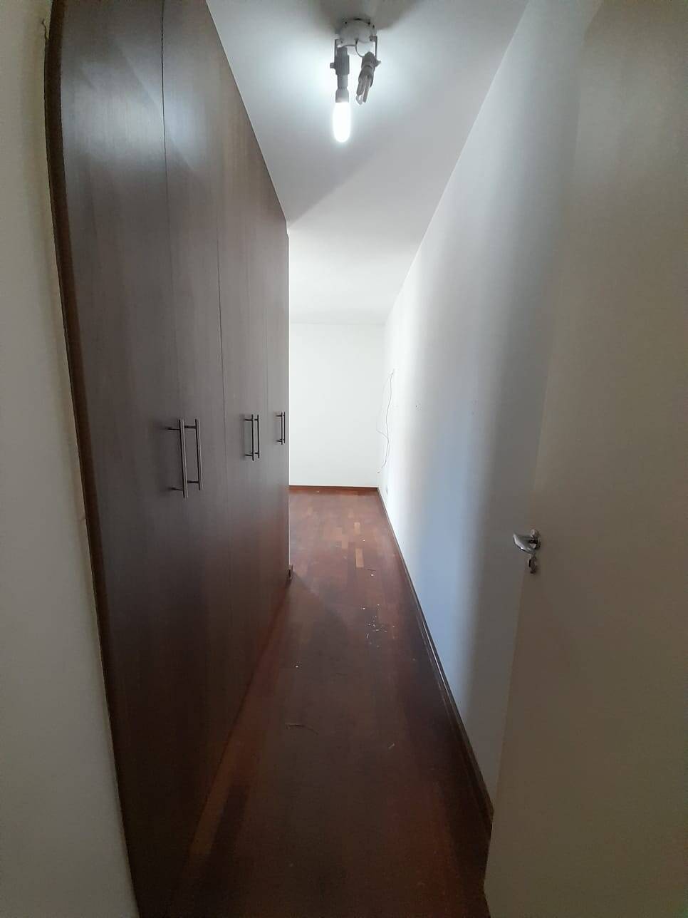 Casa para alugar com 4 quartos, 250m² - Foto 27