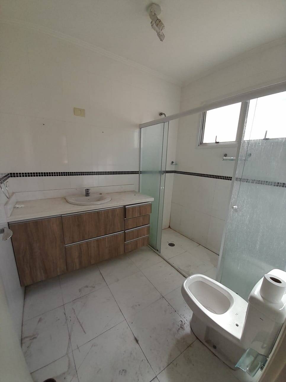 Casa para alugar com 4 quartos, 250m² - Foto 28