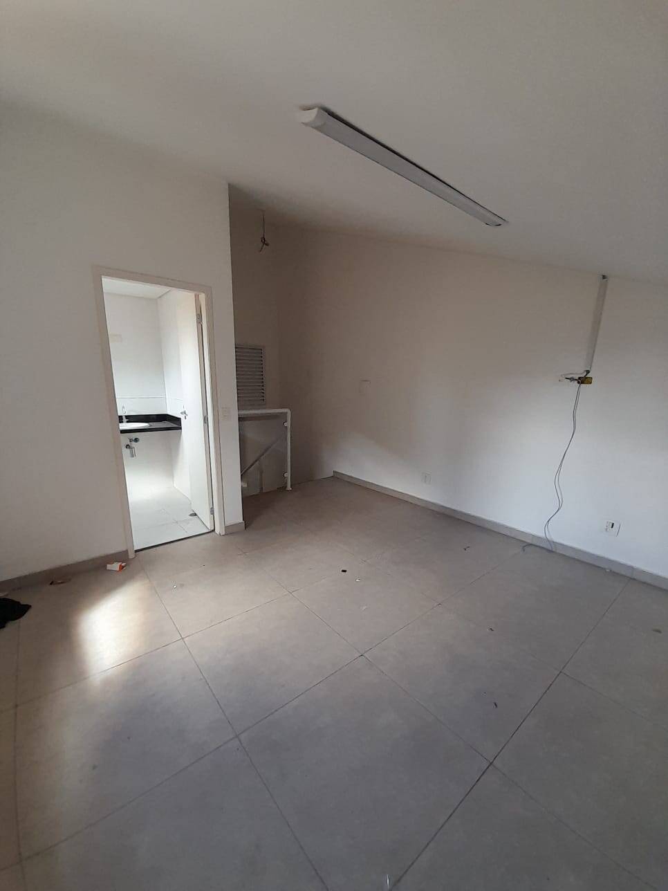 Casa para alugar com 4 quartos, 250m² - Foto 37