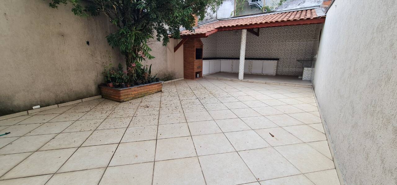 Casa à venda com 2 quartos, 180m² - Foto 8