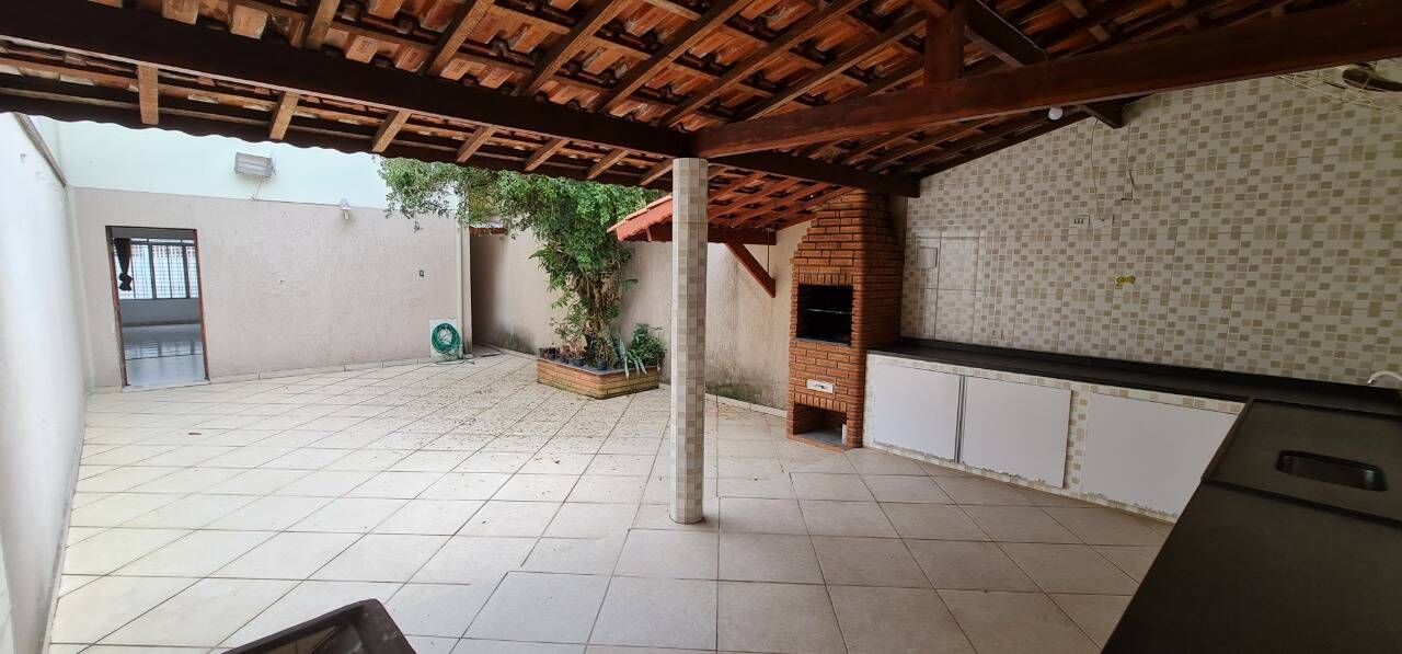 Casa à venda com 2 quartos, 180m² - Foto 9