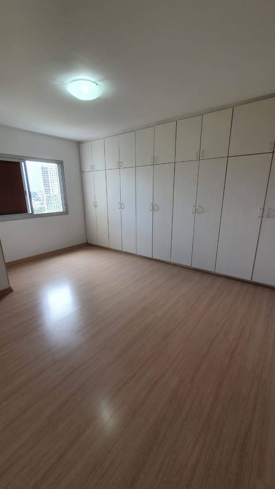 Apartamento para alugar com 3 quartos, 160m² - Foto 12