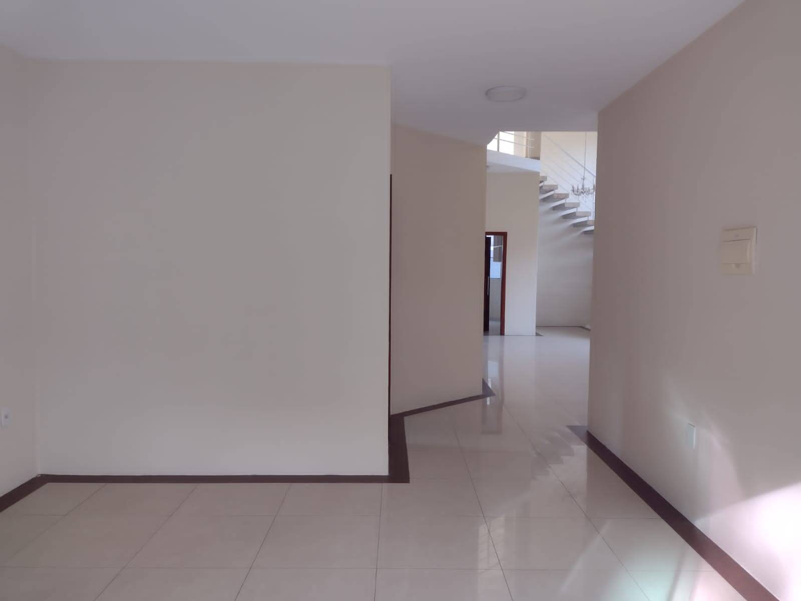 Casa para alugar com 4 quartos, 500m² - Foto 6