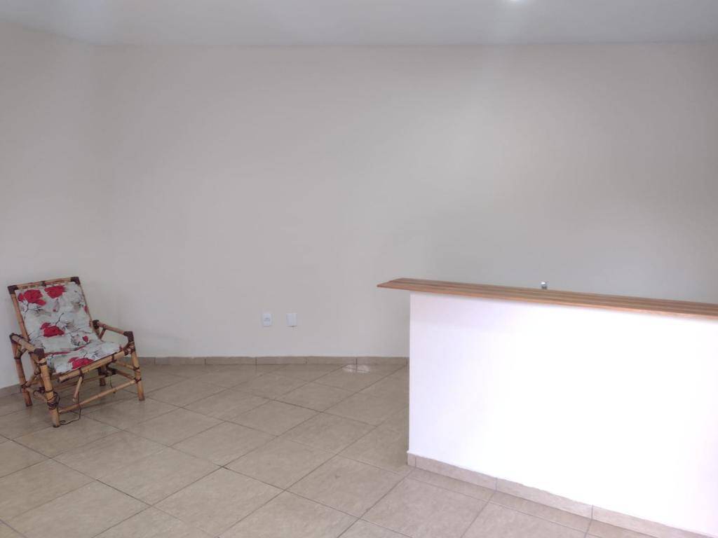 Casa para alugar com 4 quartos, 500m² - Foto 11