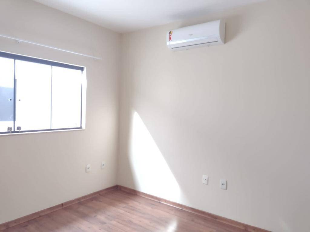 Casa para alugar com 4 quartos, 500m² - Foto 15