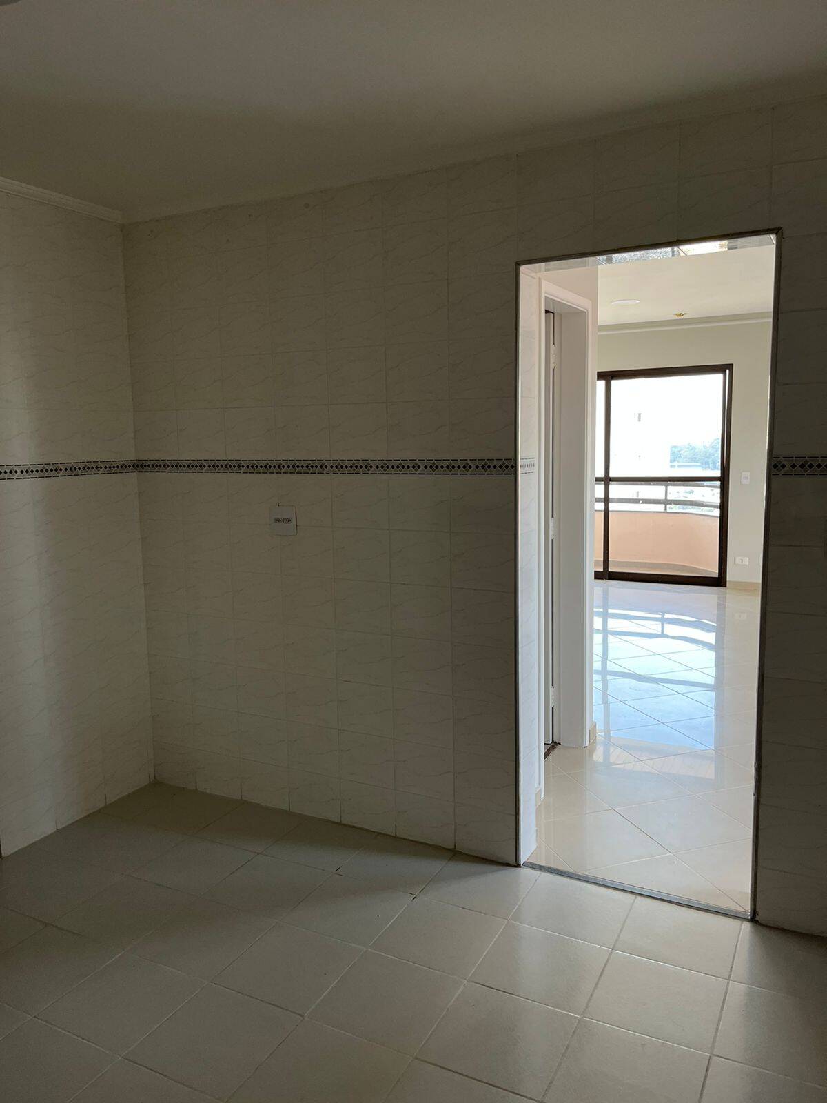 Apartamento à venda com 3 quartos, 169m² - Foto 3