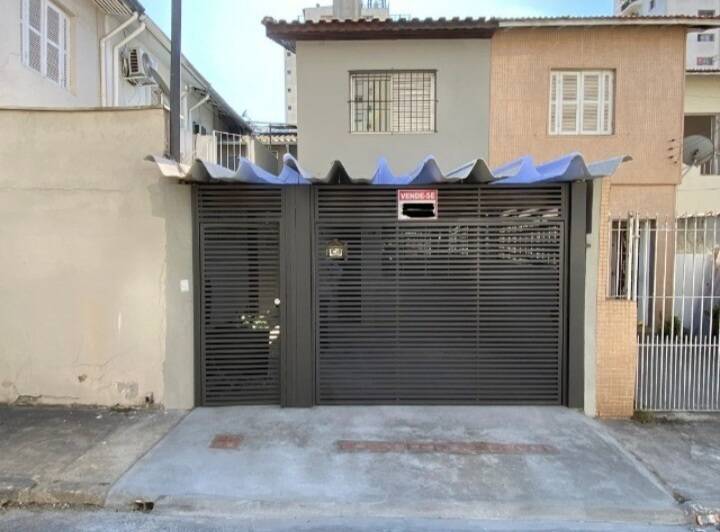 Casa à venda com 2 quartos, 160m² - Foto 1