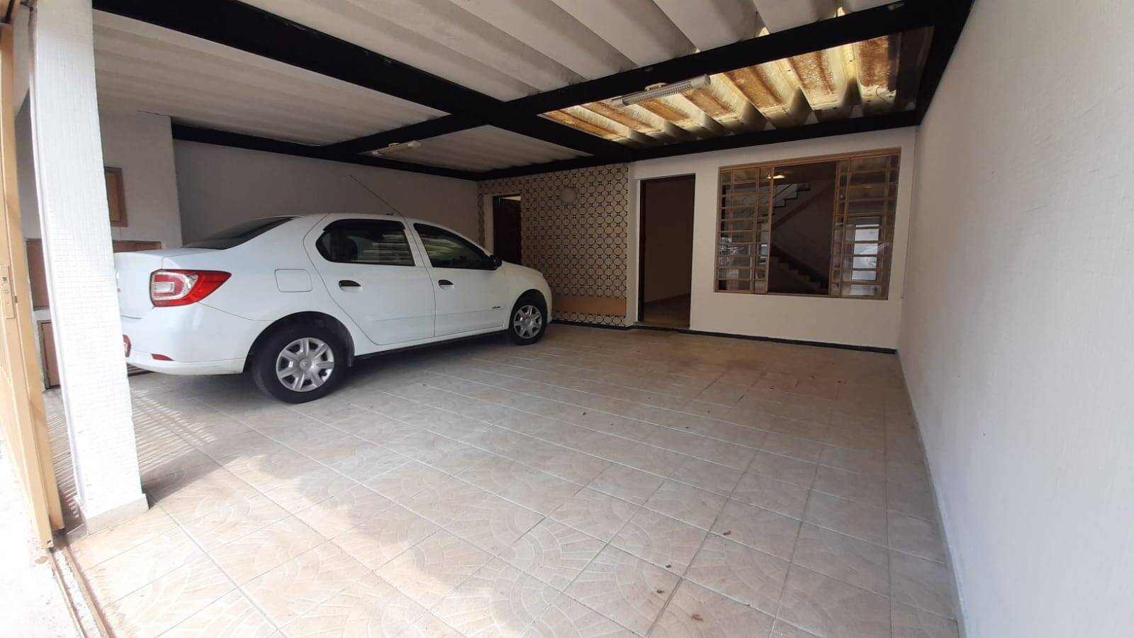 Casa à venda com 4 quartos, 250m² - Foto 3