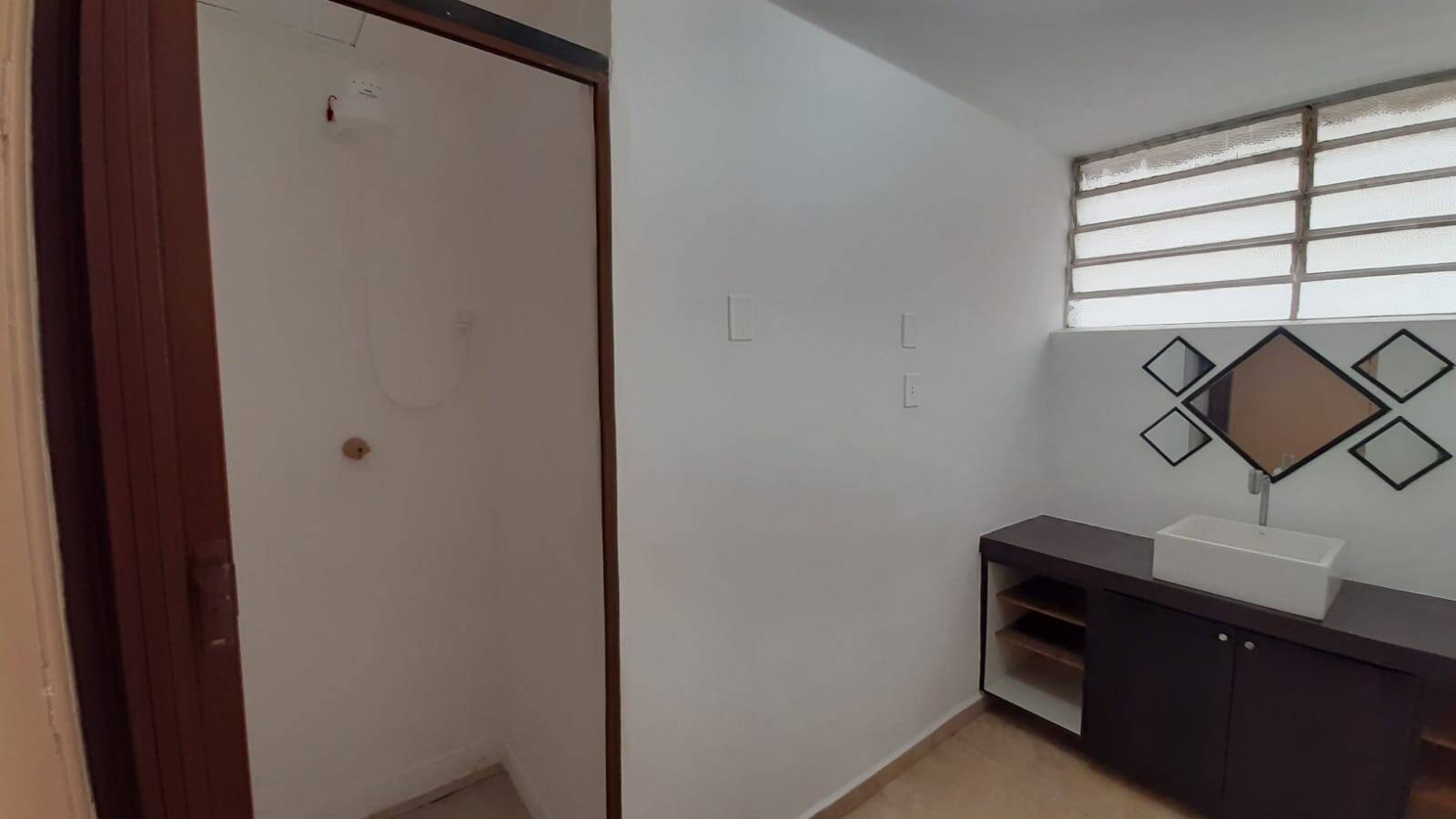 Casa à venda com 4 quartos, 250m² - Foto 15