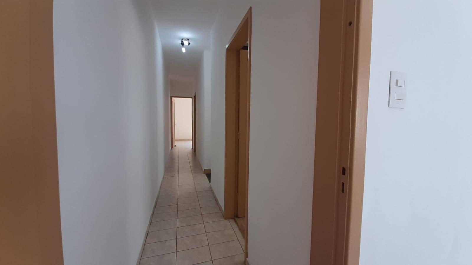 Casa à venda com 4 quartos, 250m² - Foto 24