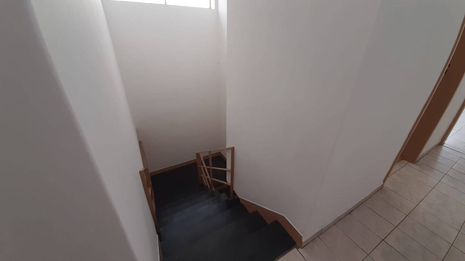 Casa à venda com 4 quartos, 250m² - Foto 25