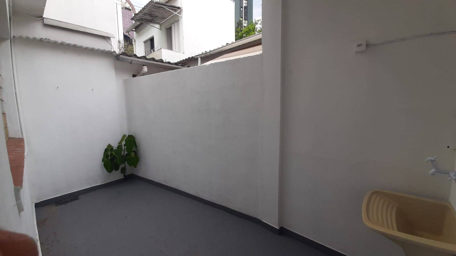 Casa à venda com 4 quartos, 250m² - Foto 27