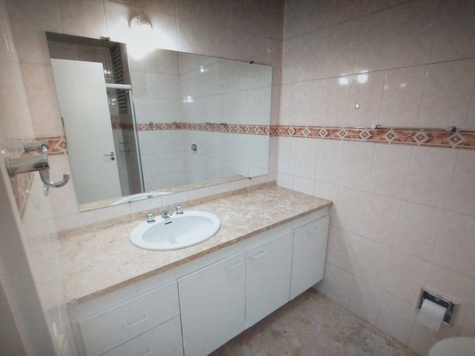 Apartamento para alugar com 3 quartos, 110m² - Foto 17