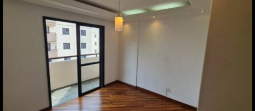 Apartamento à venda com 3 quartos, 61m² - Foto 2